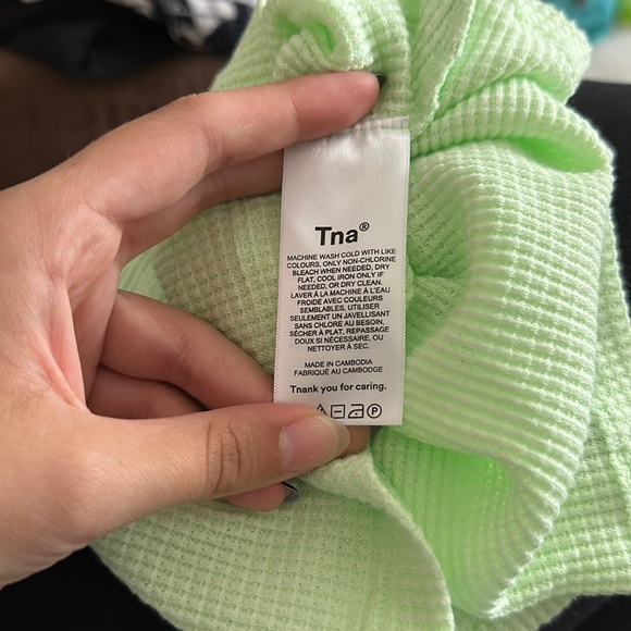 Aritzia TNA Waffle Notch T-Shirt - Picture 2 of 4